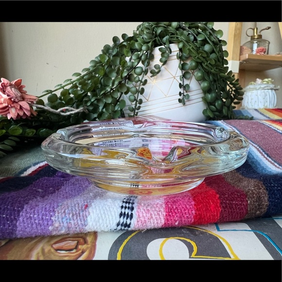 Vintage Chi Chi Lounge Glass Ashtray - Picture 4 of 6